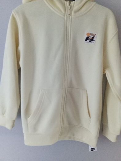 girls  full zip up.      aged 8 - 9. New