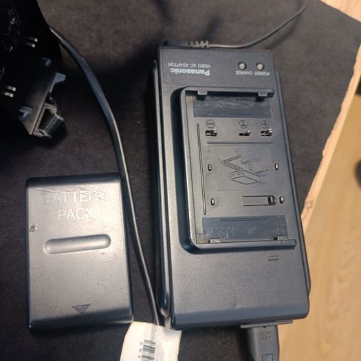 Panasonic RX11 Palmcorder VHS-C Camcorder 21x Zoom