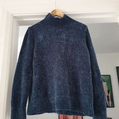 Cos knit size medium