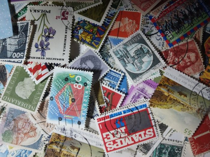 1 Kg. + of Used Worldwide Stamps - All off paper : 12,000 - 15,000 Stamps