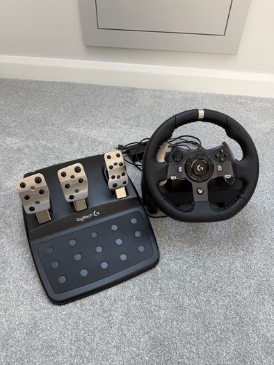 Logitech G920 Steering Wheel & Pedals - Xbox/PC
