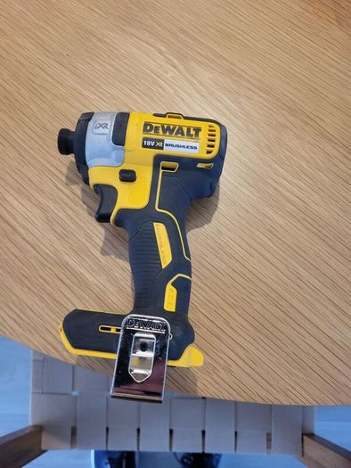 18v xr brushless dewalt impactor drill