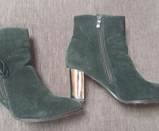 Beautiful green suede boots