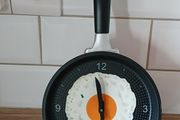 Fried Egg Frying Pan Clock