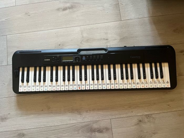 Left handed guitar and keyboard