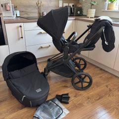 Cybex Priam Travel System 2024