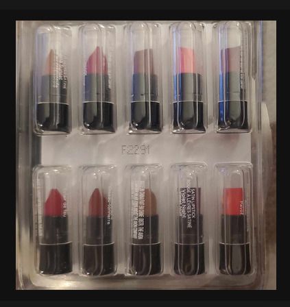 Mix of 3pcs AVON Small Lipsticks - all new/sealed