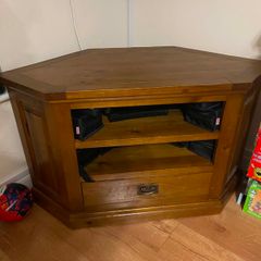 tv unit / stand
