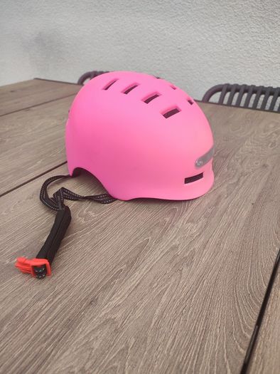 Bike/Scooter helmet with USB Light