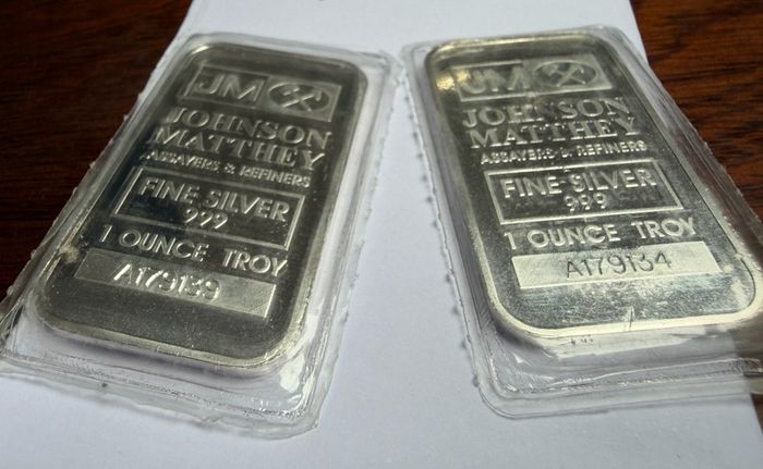 Vintage Johnson Matthey Sillver 1oz Bars