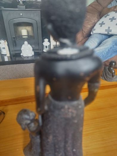 African resin statues