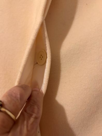 Beautiful rich cream coat. Size 16. Excellent condition. Swords collection only.