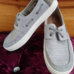 Boy's shoes