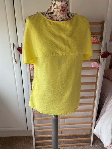 Statement bright yellow top size 10 cape effect short sleeve top