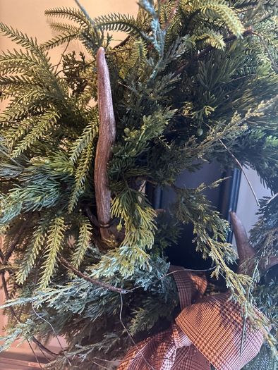 Stunning over 70 cm faux wreath vintage bow and antlers