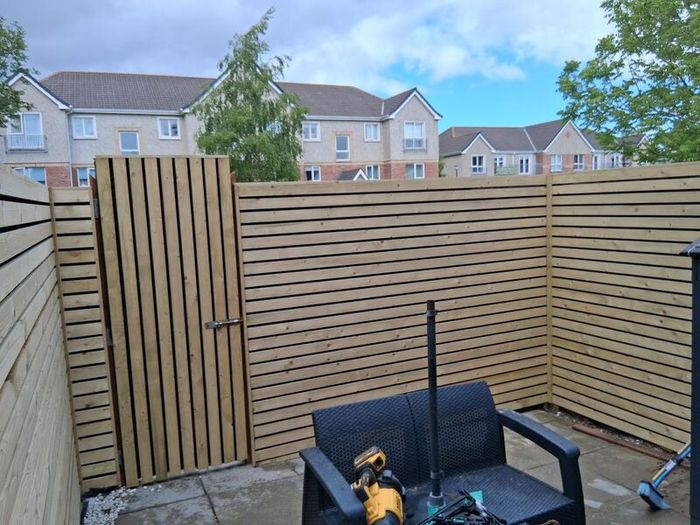 Fencing/wall toppers/Privacy screens