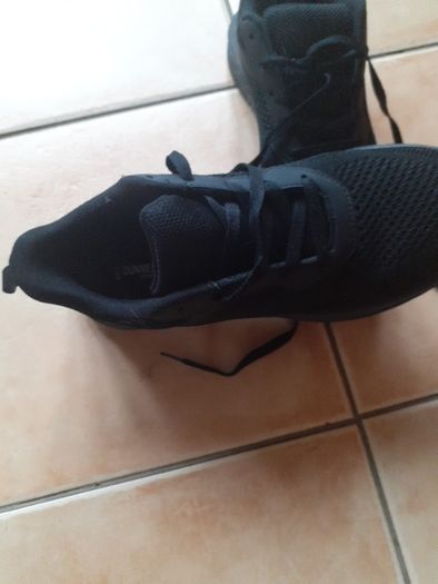 trainers size 7