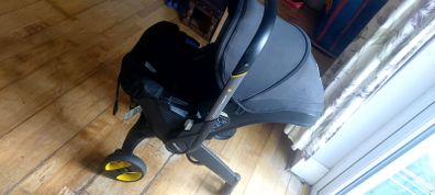Doona AND isofix base