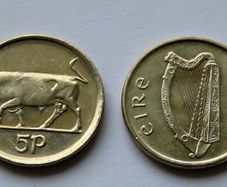 Irish 1993 pair 5p Five Pence Ireland coins 33 years old