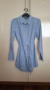 Women's Shirt XS (Size 6)