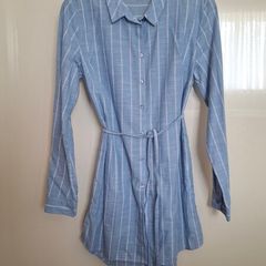 Women's Shirt XS (Size 6)
