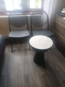 garden table and chairs