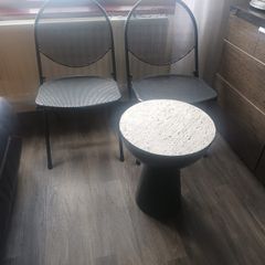 garden table and chairs
