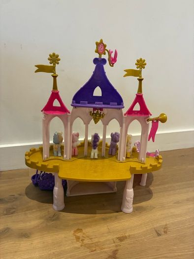 My little pony friendship castle & ponies
