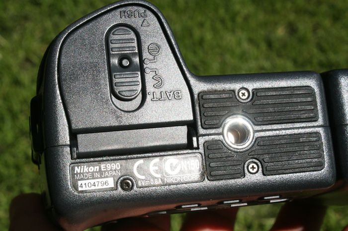 Nikon Coolpix 990/E990 3.2MP Digital Compact Camera Tested