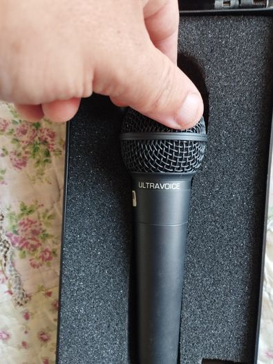 Marshal Amp AS50, with mic leads and stands.