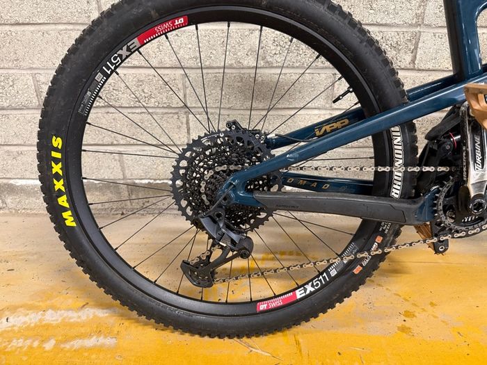 Santa cruz nomad C 2018 (Perfect starter set