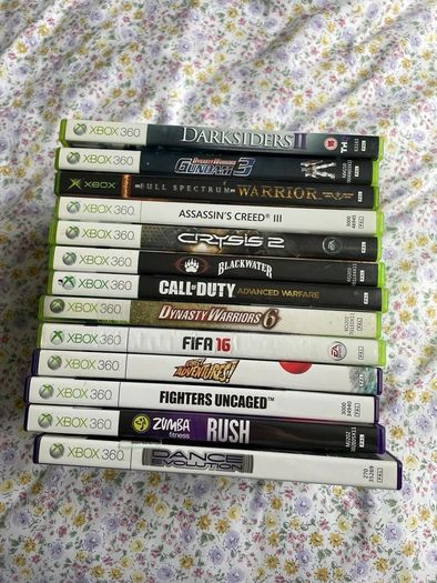 Xbox 360 Bundle with Kinect, 2 Controllers & 13 Games