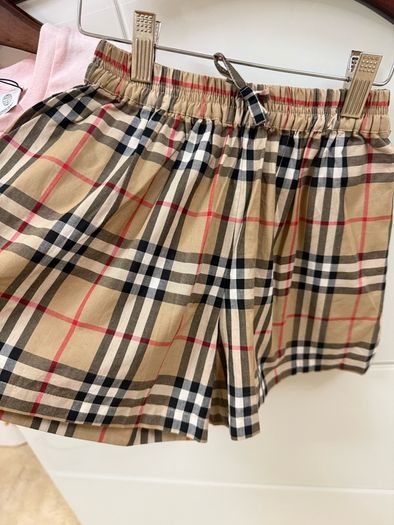 Burberry T-shirt and shorts 4/5T