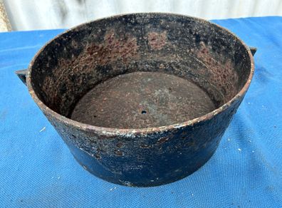 Antique cast iron pot oven