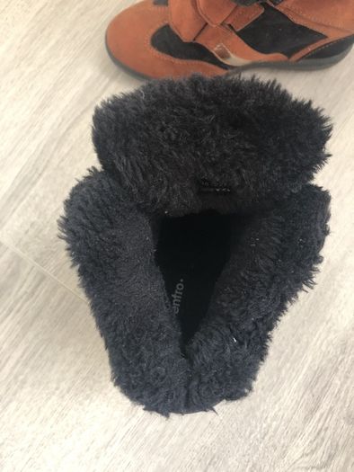 Winter shoes size 2.5-3