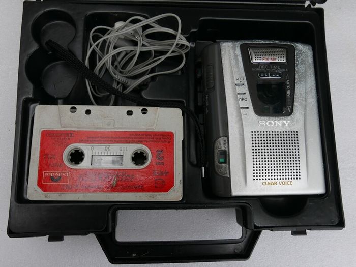 Sony Walkman TCM-40DV Cassette Recorder/Victaphone