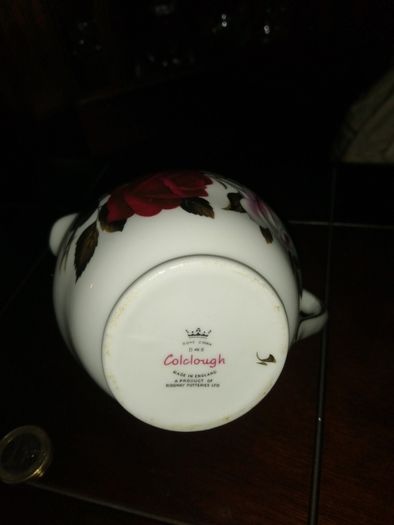 Porcelain milk jug