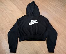 Cropped Nike hoodie