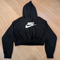Cropped Nike hoodie