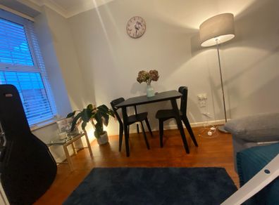 table & chairs