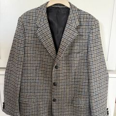 Gents Harris Tweed jacket in a very versatile check colour of grey brown and a little blue IN PERFECT CONDITION