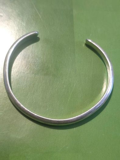 Sterling silver bangle