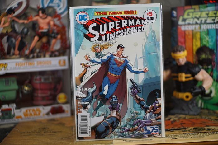 Superman Unchained #5 ! VERY RARE ! Barry Kitson 75th Anniversary Bronze Age Variant Cover. Limited 1 for 50 ! 2013 ! by DC Comics !