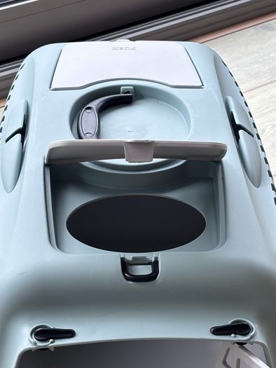 Dog carrier box