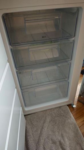 Zanussi integrated fridge freezer