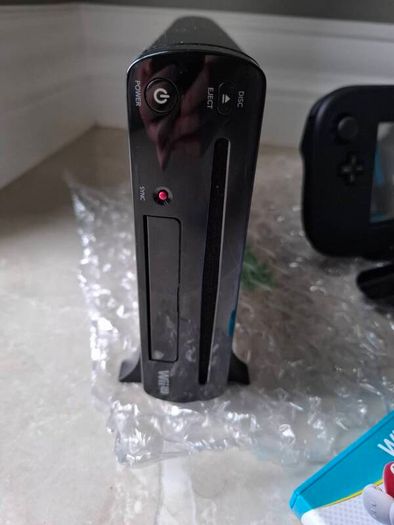 Nintendo Wii U Super Mario Bros. 32GB + 4 Mario Games