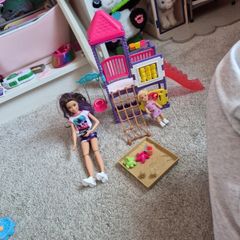 Barbie Skipper playground set
