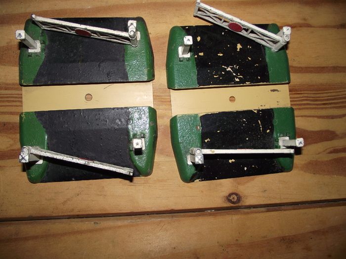 Hornby Dublo:  Level Crossing X 2