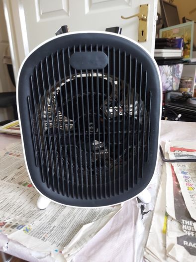 Essentials FAN Heater, Model C20FHW20, Working perfect, Fan for cool air, 2 settings for Heat, Low and High, Excellent condition