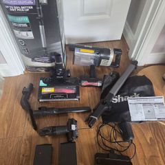 Shark Cordless vacuum cleaner